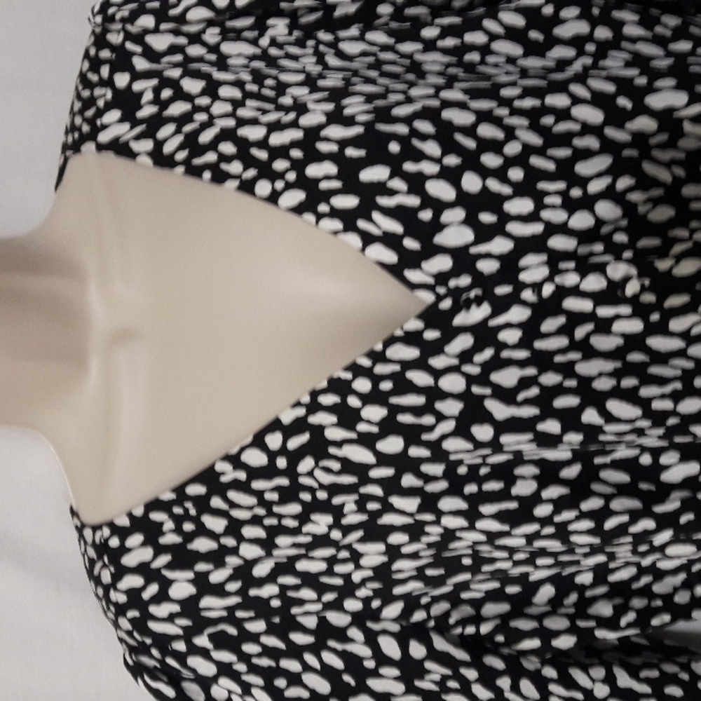 J Crew Women's Black & White Top Size 12 Half Buttons Ruffled Waist Cott…